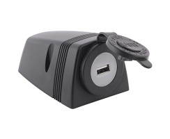 USB-Buchse mit Schutzkappe und Verkleidung (Aufbau)...