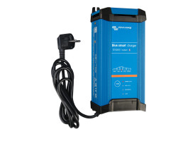 Blue Smart IP22 Charger 24/8(1) 230V CEE 7/7